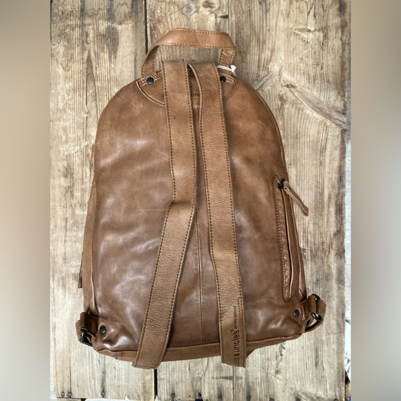 Pepperoni -Toffee | Leather Backpack | Aunts & Uncles - Picture 5 of 8